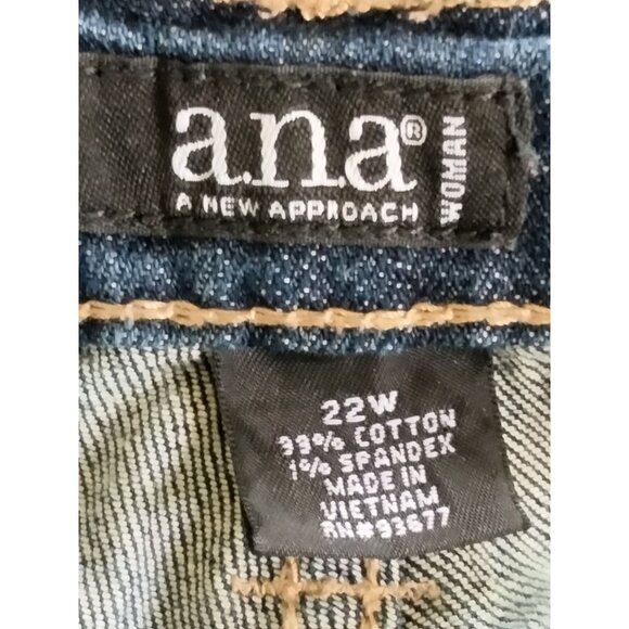 A New Approach Womens Distressed Denim Shorts Size 22W - Picture 5 of 5